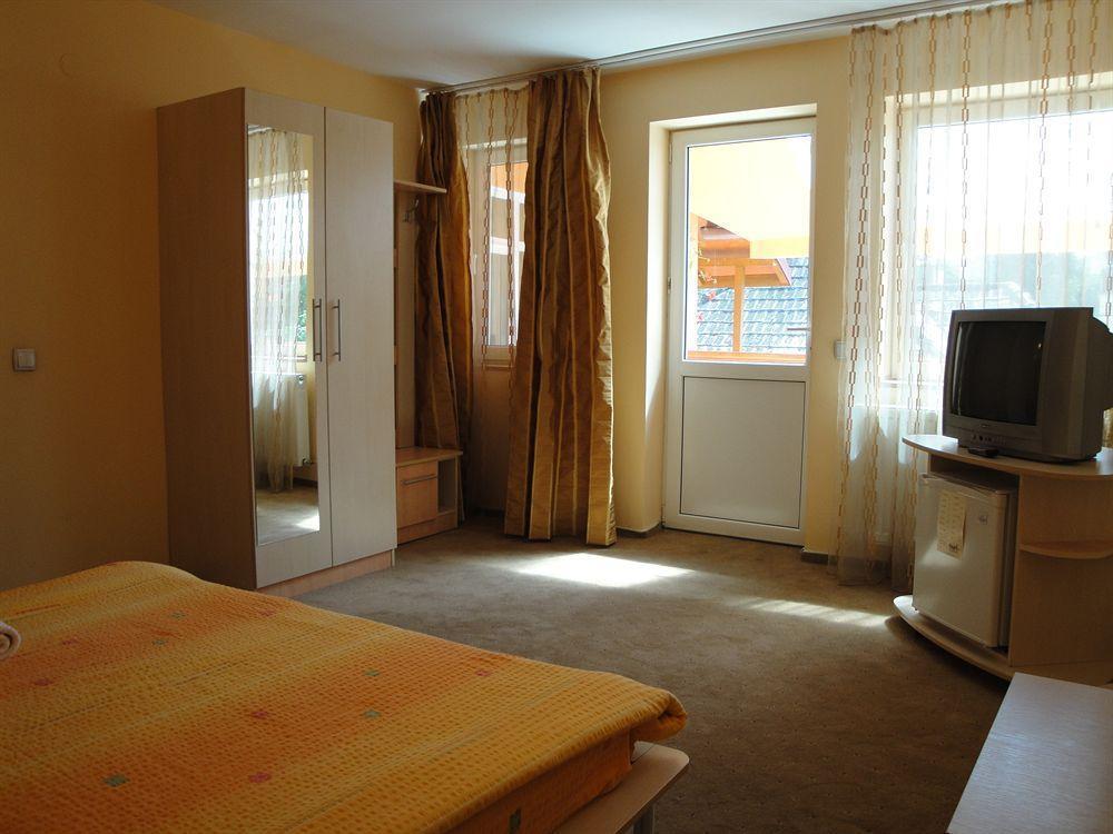 Suri Guesthouse Brasov Exterior photo